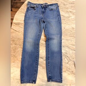 Wonderly Straight Leg Jeans Size 6 Medium Wash Stretch Denim Casual